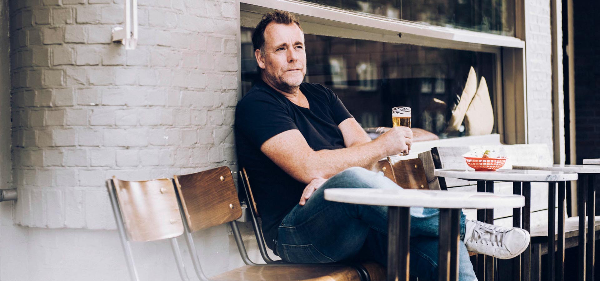 Ron Blaauw sitzt (foto)