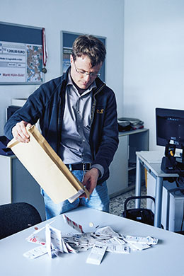 Thomas K&ouml;rblein, manager of the Real store in K&ouml;ln-S&uuml;lz (photo)