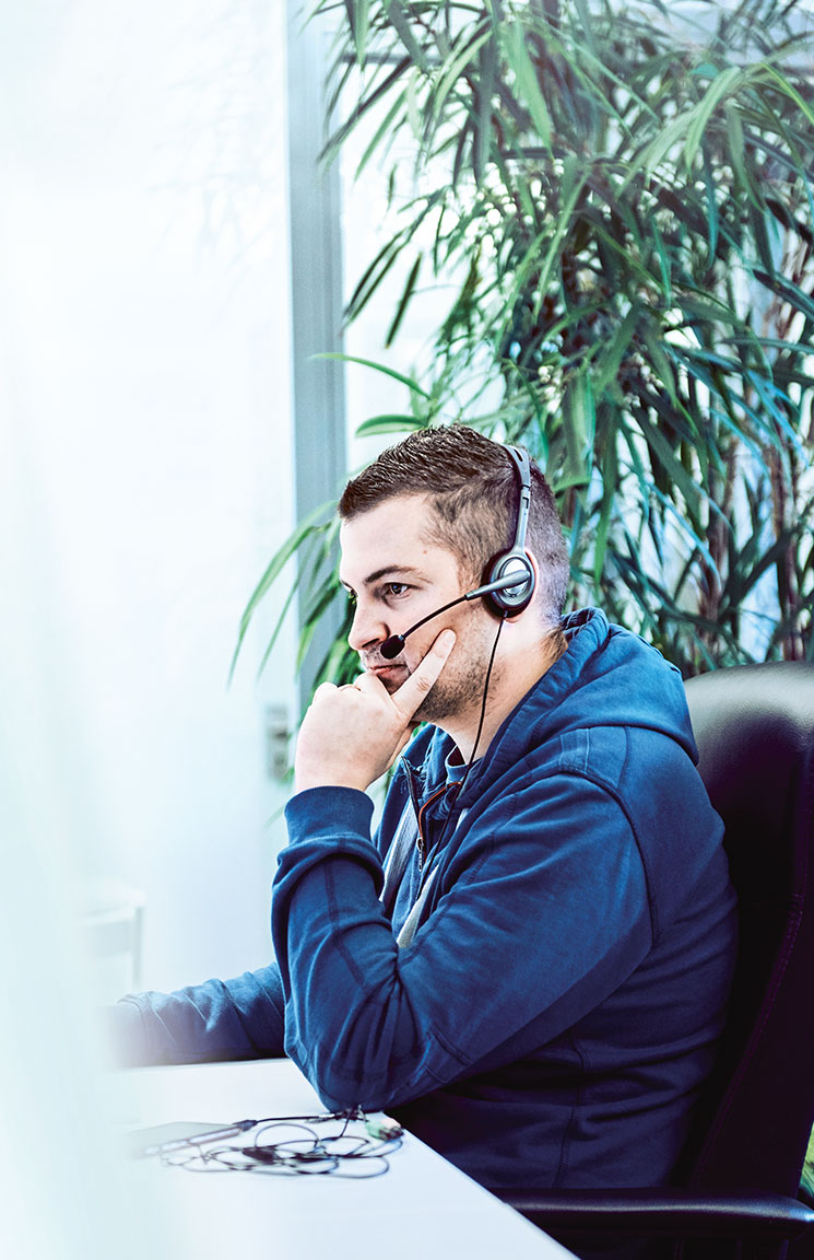 Peter Praeder at his workplace (photo)