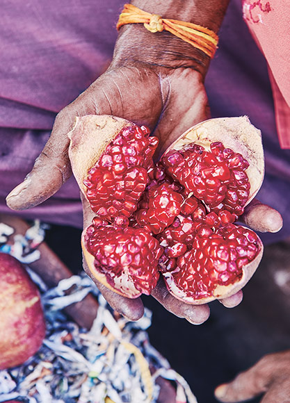 Food product &ndash; Pomegranate (photo)