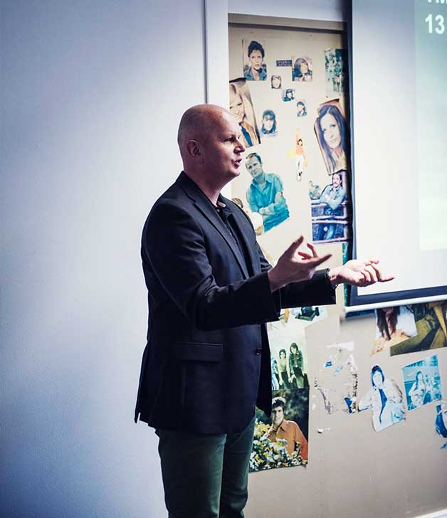 Olaf Koch welcomes the finalists of the Techstars Matro Accelerator in Berlin (photo)