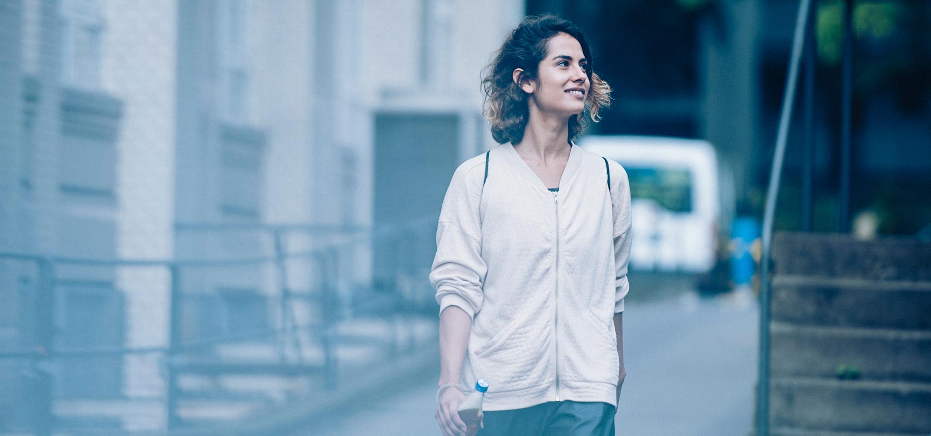 Sara Vogl Outside (photo)